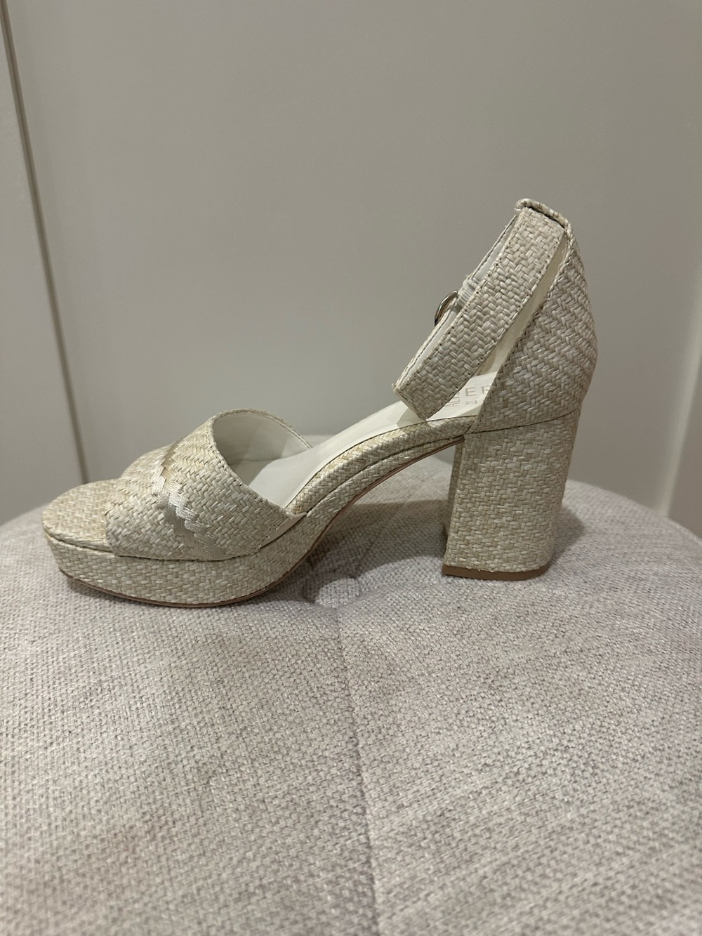 Naturalizer size 8 Wide Pearlyn 4 block heel platform dress sandals - Picture 2 of 10